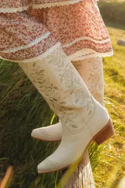 Avery Boot in Cream
