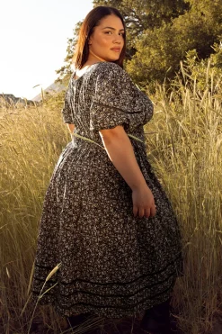 Brooklyn Dress in Navy Dainty Floral